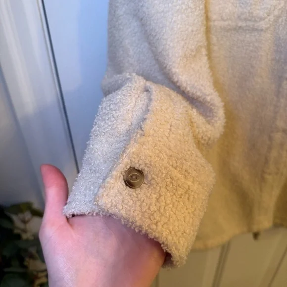 Universal Thread Off-White Sherpa Jacket - Picture 4 of 7